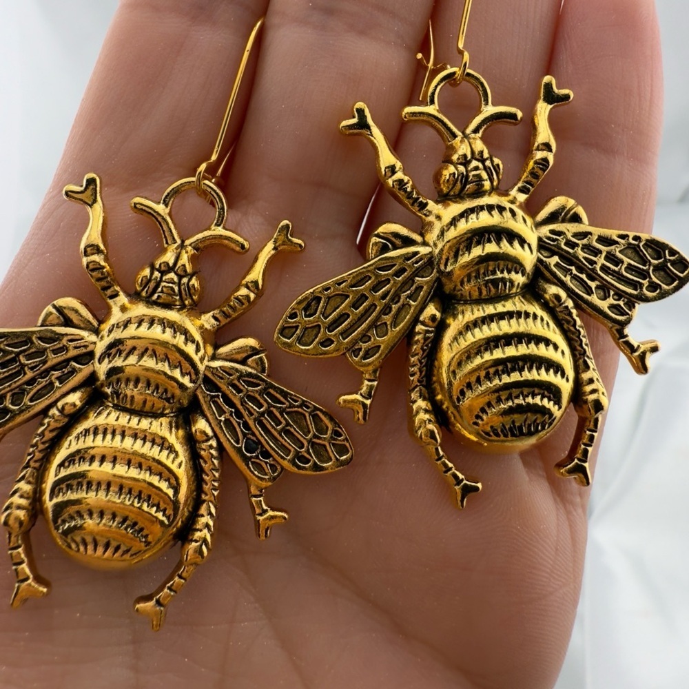 Classic Gold Honey Bee Vintage Dangle Earrings - Picture 8 of 8